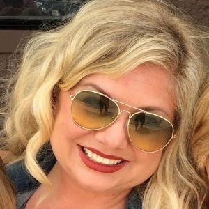 Meet your Posher, Mandye